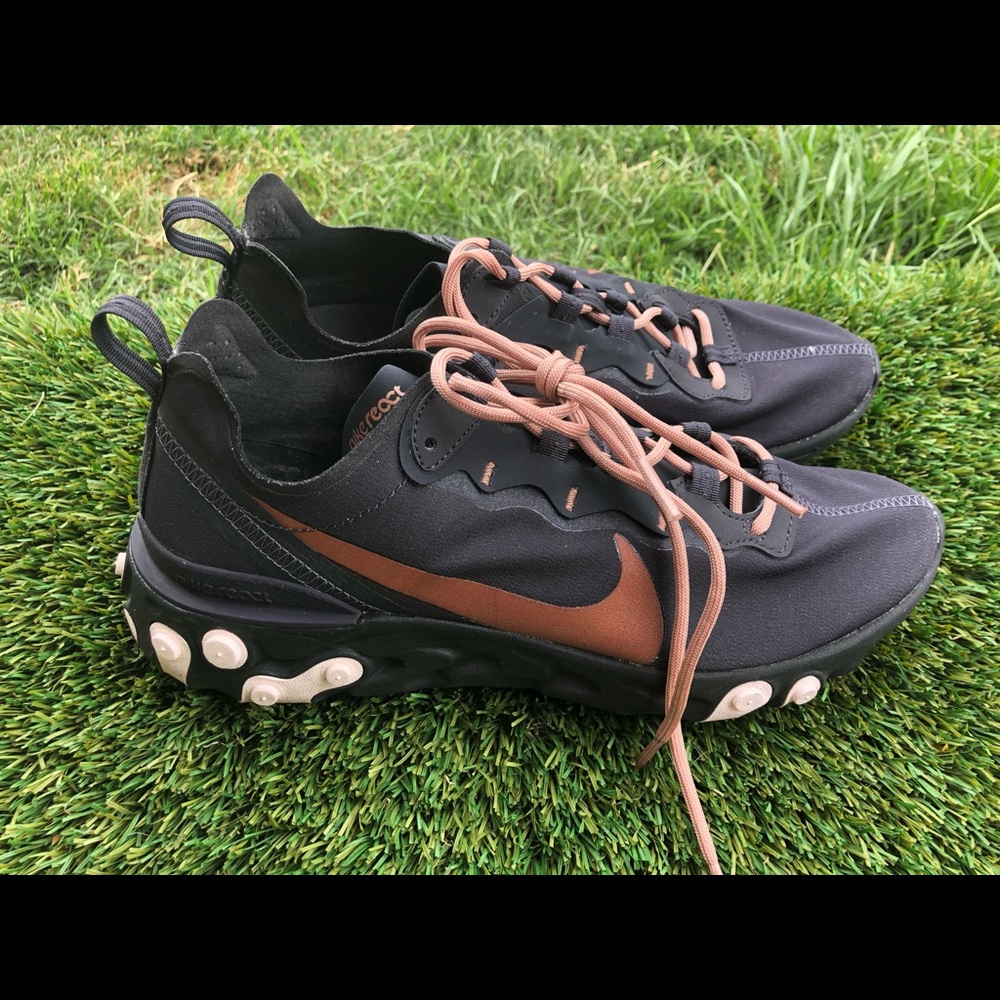 Women’s Nike Epic React 87 Running shoes sz 10